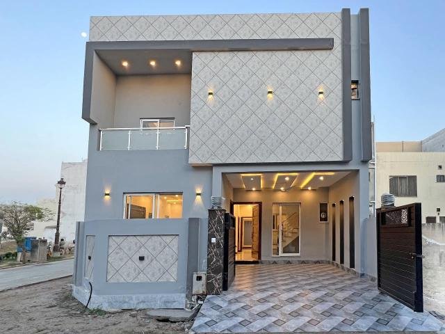 Stylish 5 Marla House with Elegant Front Elevation